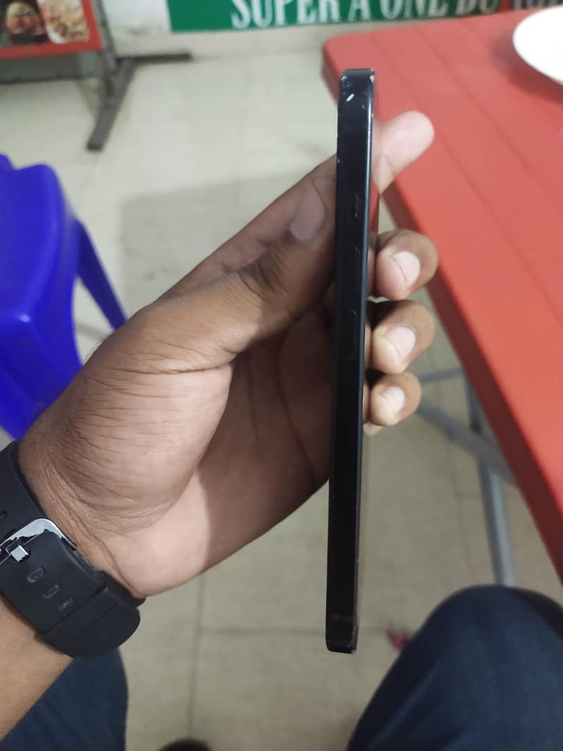 Apple iPhone 15 7