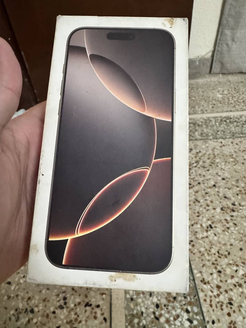 Apple iPhone 16 Pro Max 8