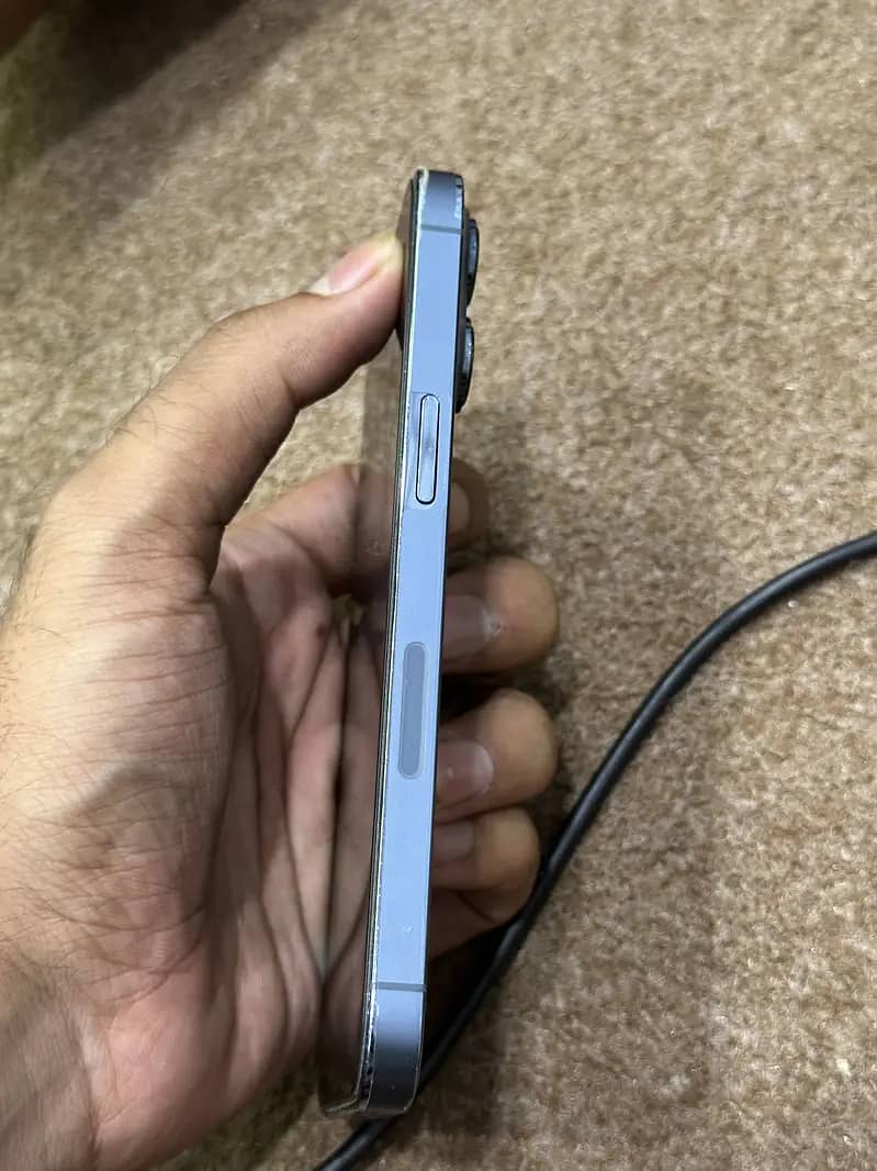 Apple iPhone 13 Pro 1