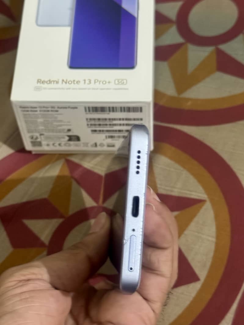 Xiaomi Redmi Note 13 Pro Plus 4