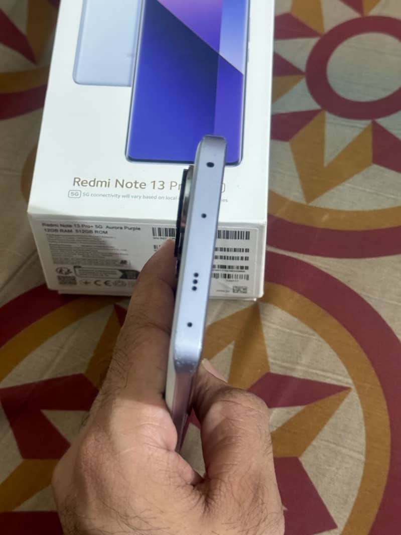 Xiaomi Redmi Note 13 Pro Plus 11
