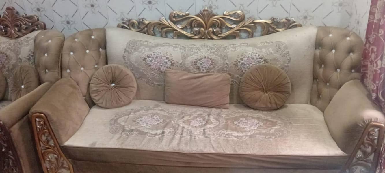3 sofas in Best Quality. 1