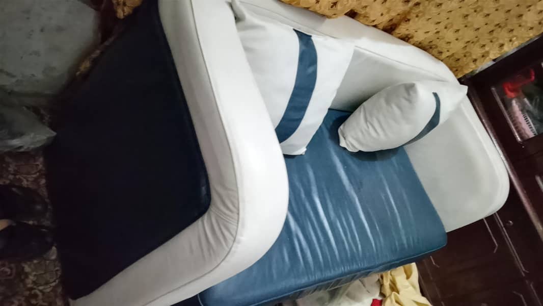 2 seater sofa 0