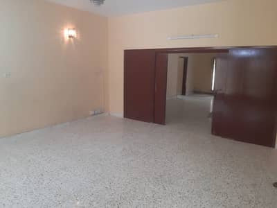 2000 Square Yards House For Rent Is Available In Clifton - Block 5