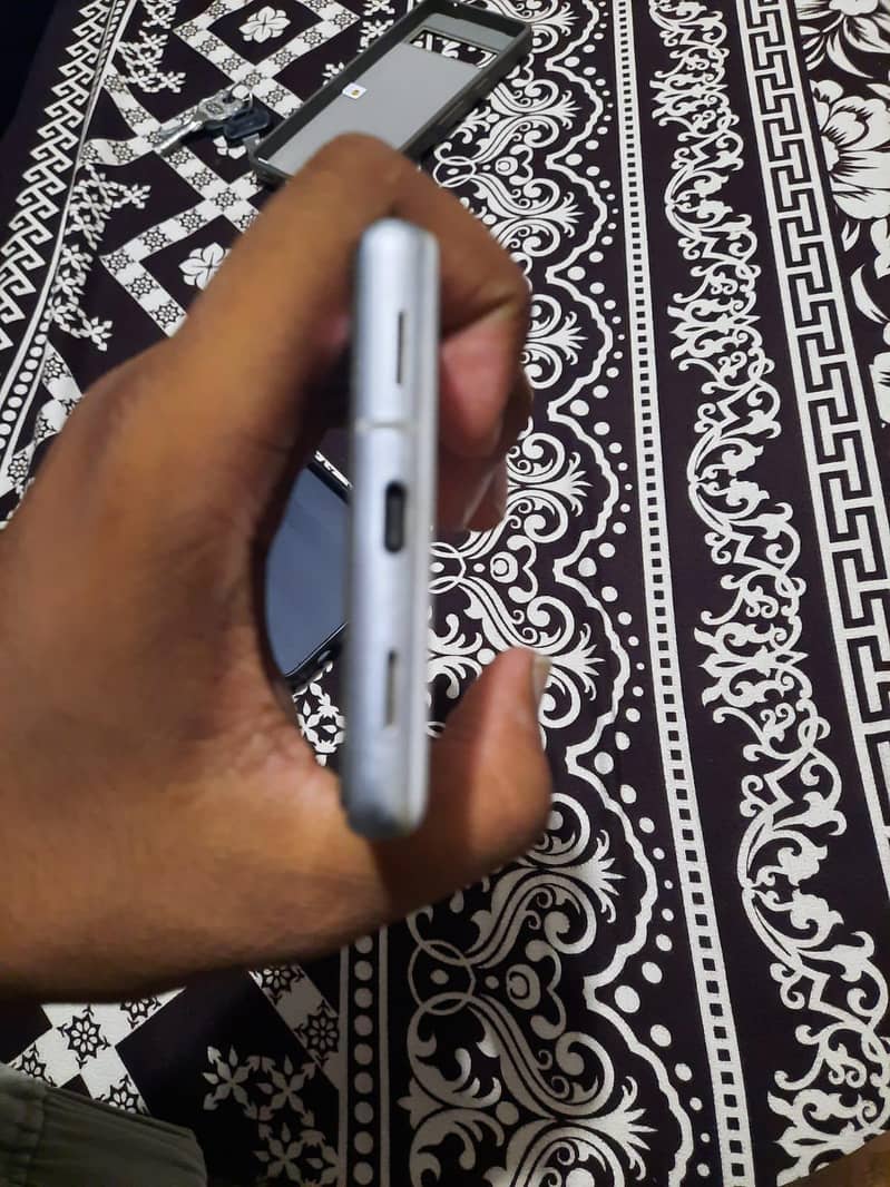 Google Pixel 7a 11