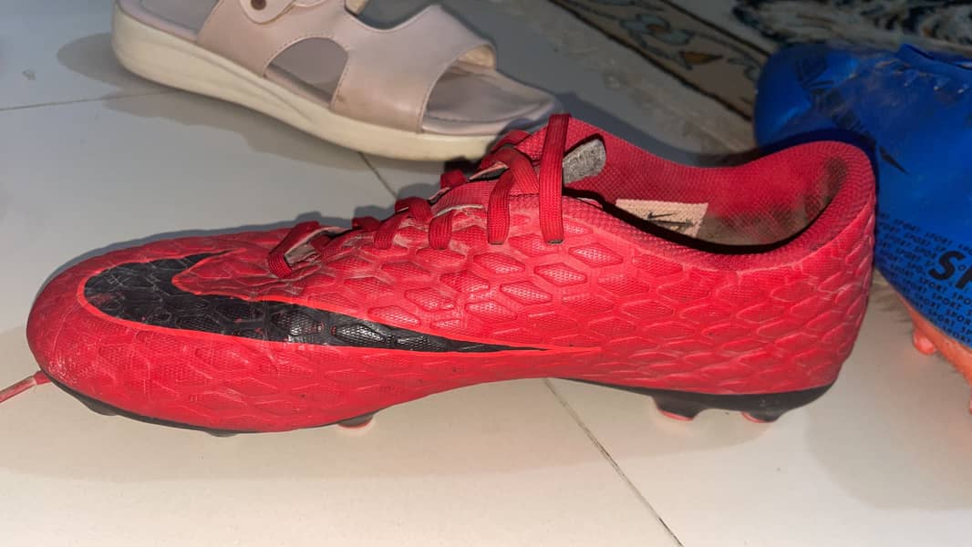 NIKE HYPERVENOM 0