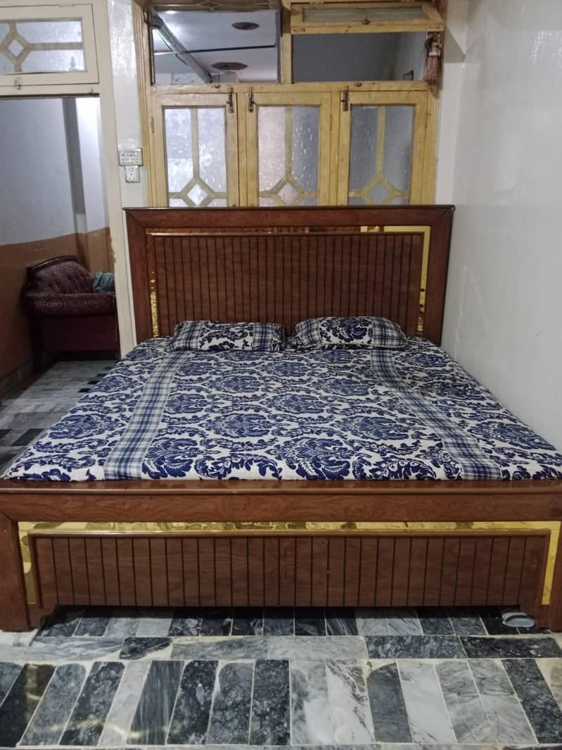 king size bed 0