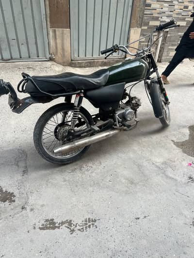 Hero bike 2009 model good condition plus namber palate