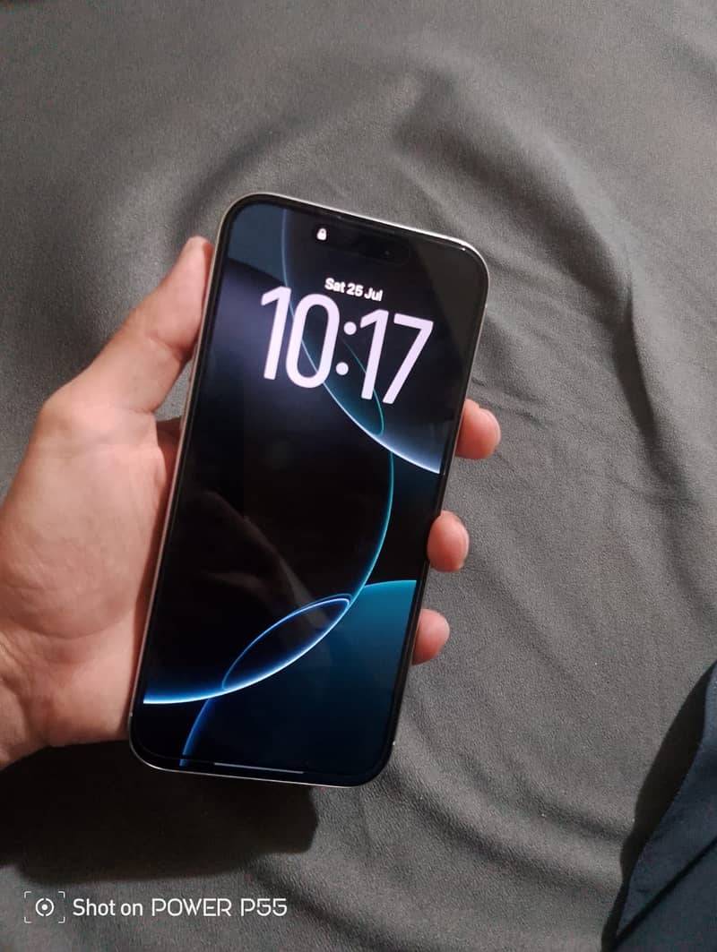 Apple iPhone 16 Pro Max 2