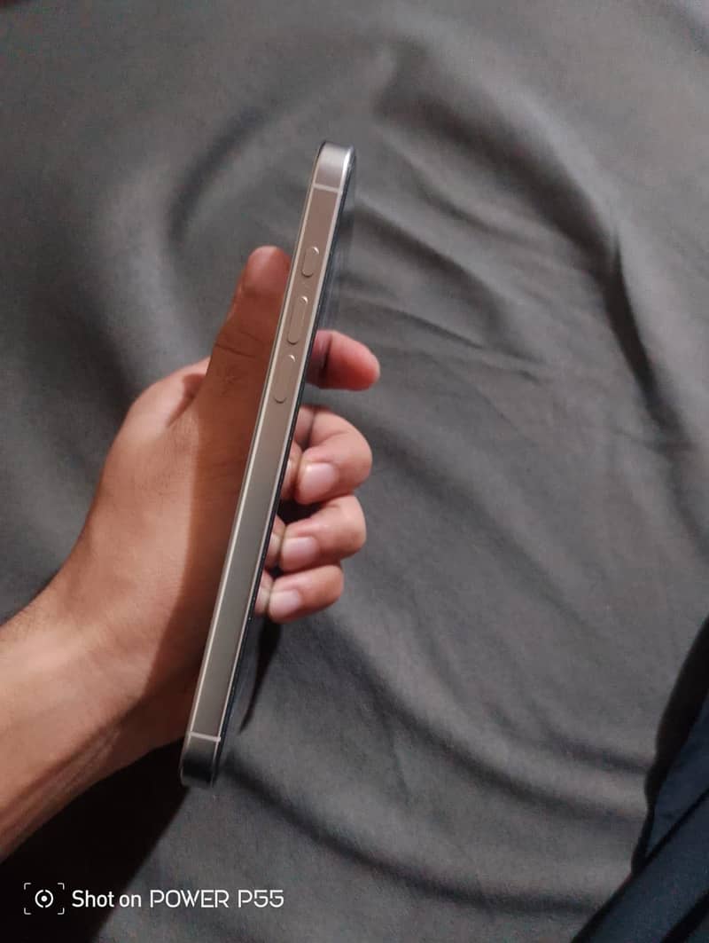 Apple iPhone 16 Pro Max 3