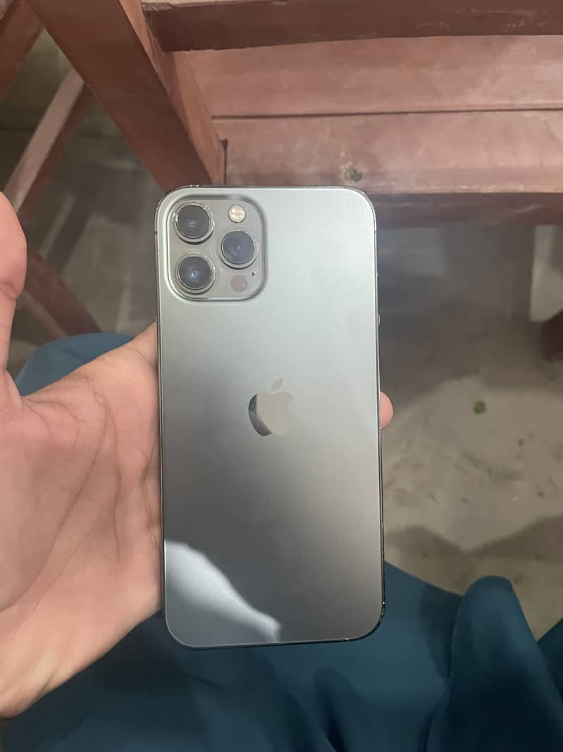 Apple iPhone 12 Pro Max 4