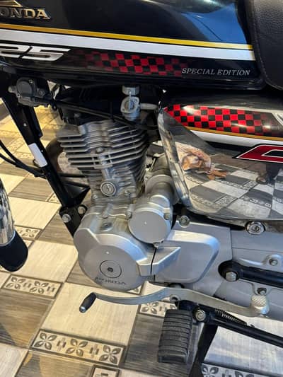 CG 125 SPECIAL EDITION SILVER CHROME