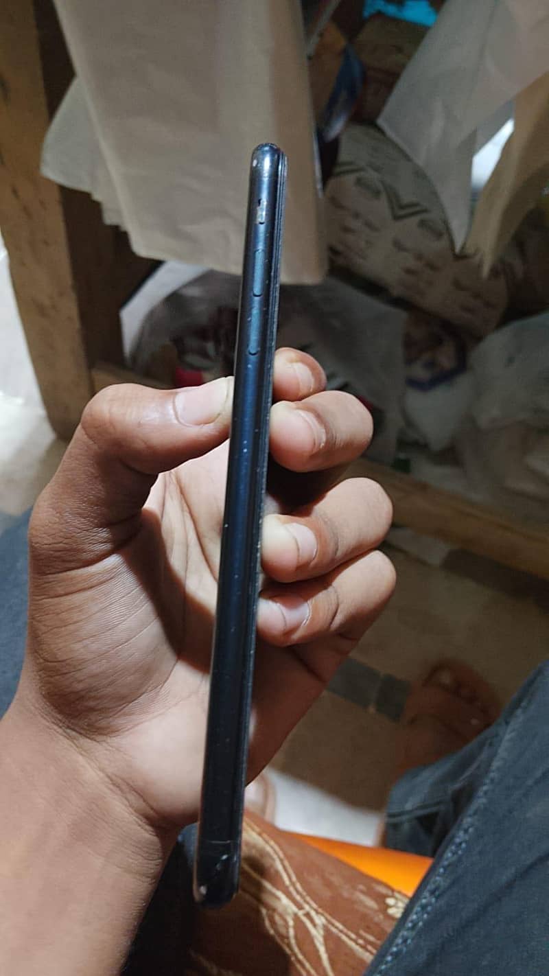 Apple iPhone 7 Plus 6
