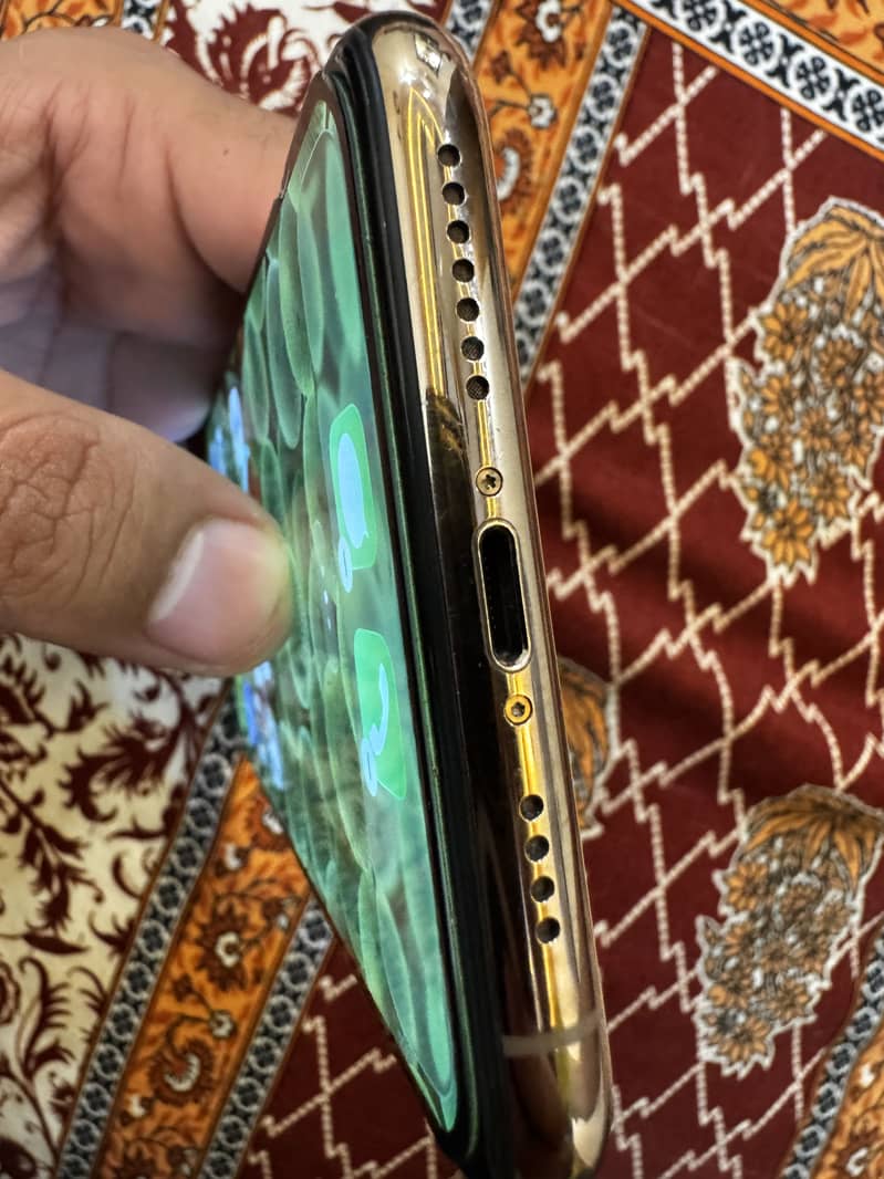 Apple iPhone 11 Pro Max 6
