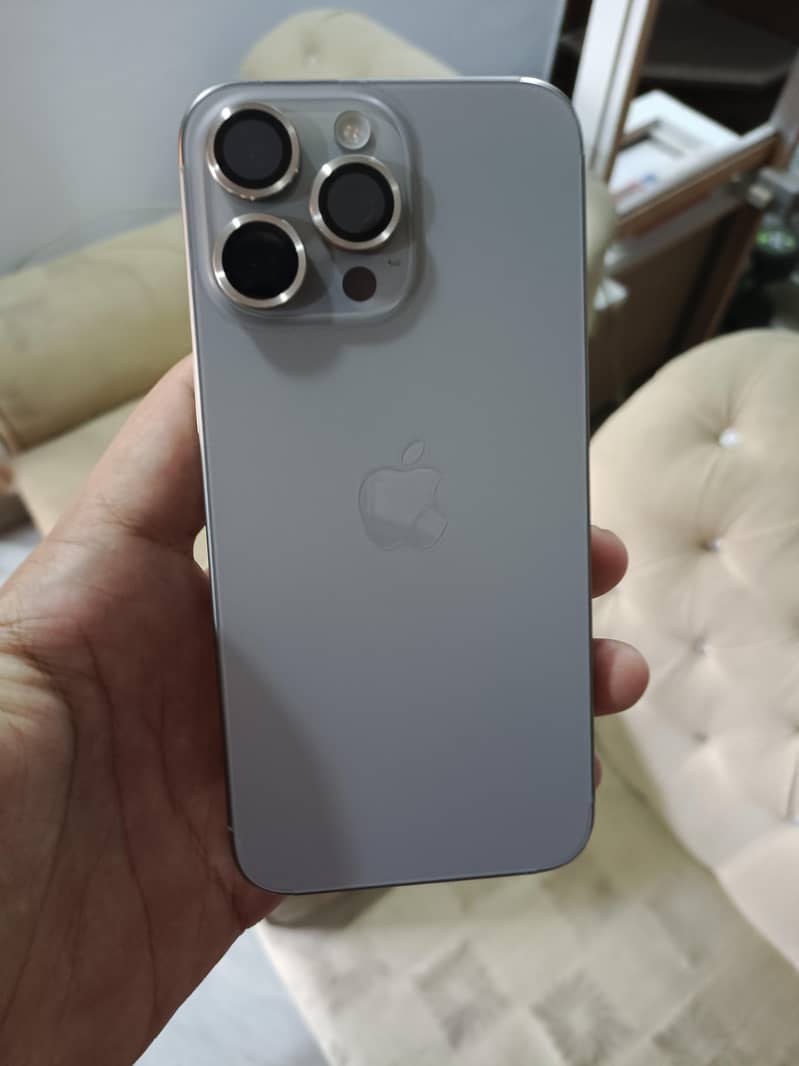 Apple iPhone 15 Pro Max 0