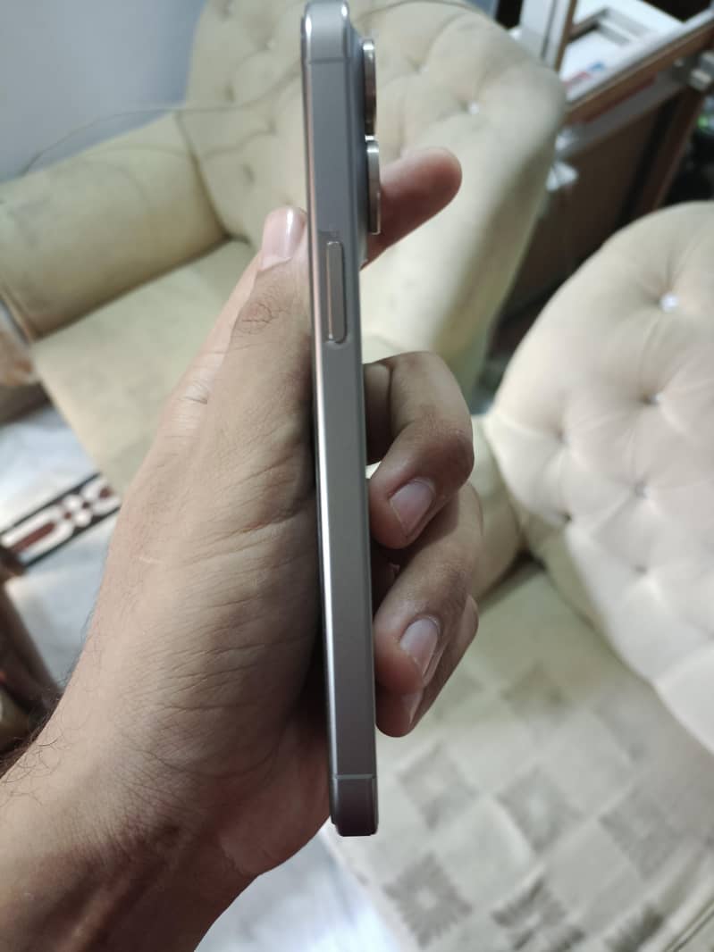 Apple iPhone 15 Pro Max 1