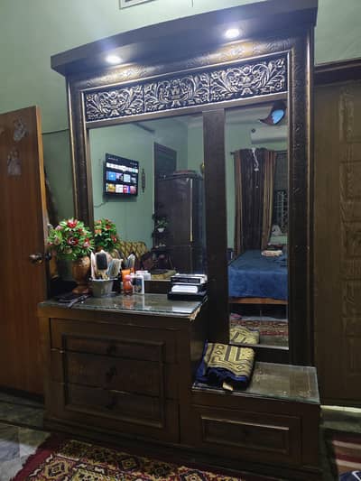 dressing table excellent condition