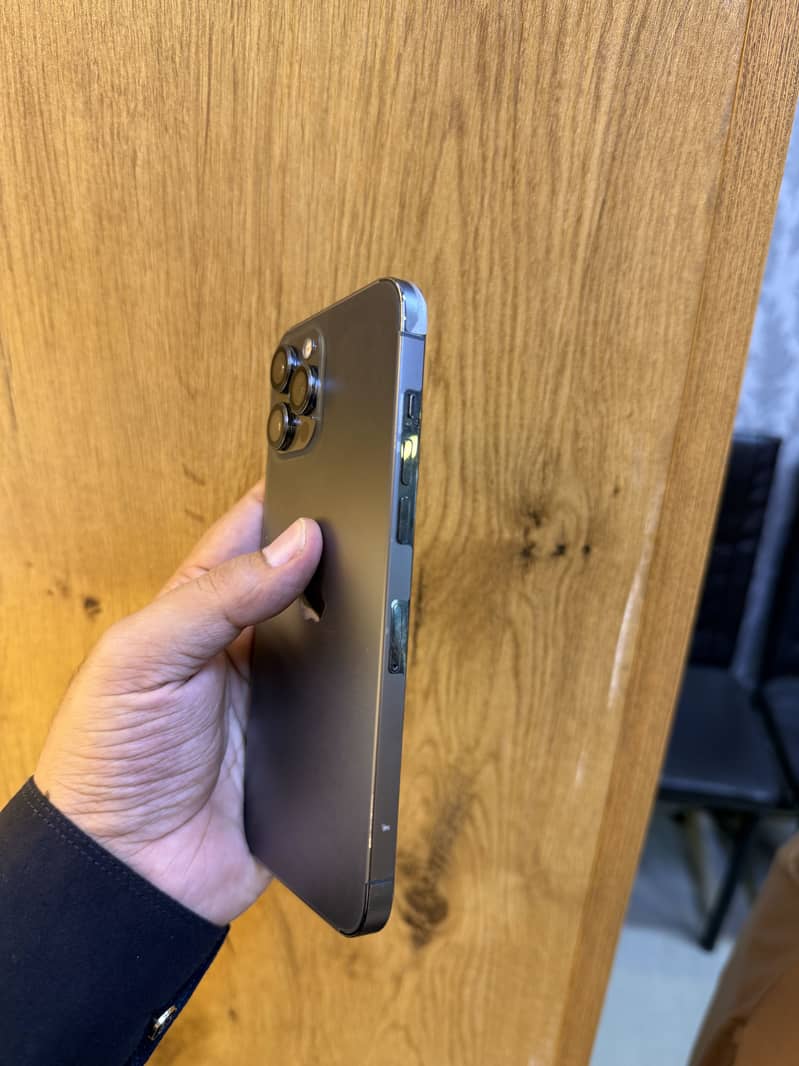 iPhone 12 pro max 2