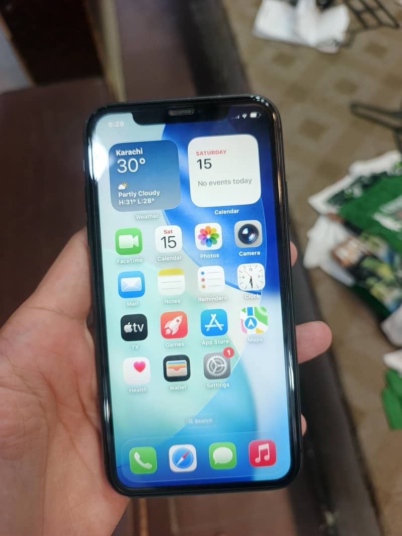 Apple iPhone 11 4