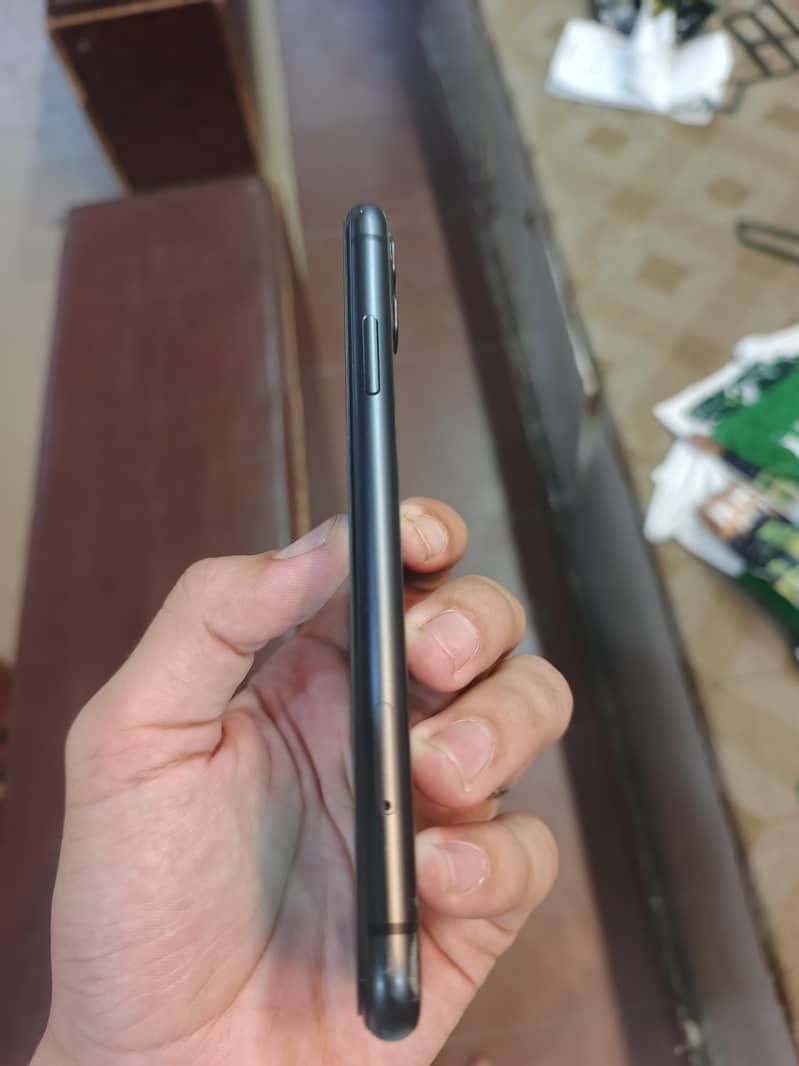 Apple iPhone 11 6