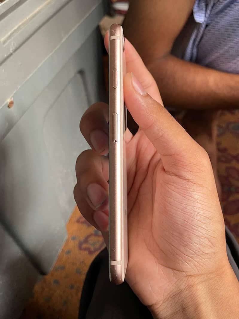 Apple iPhone 8 1