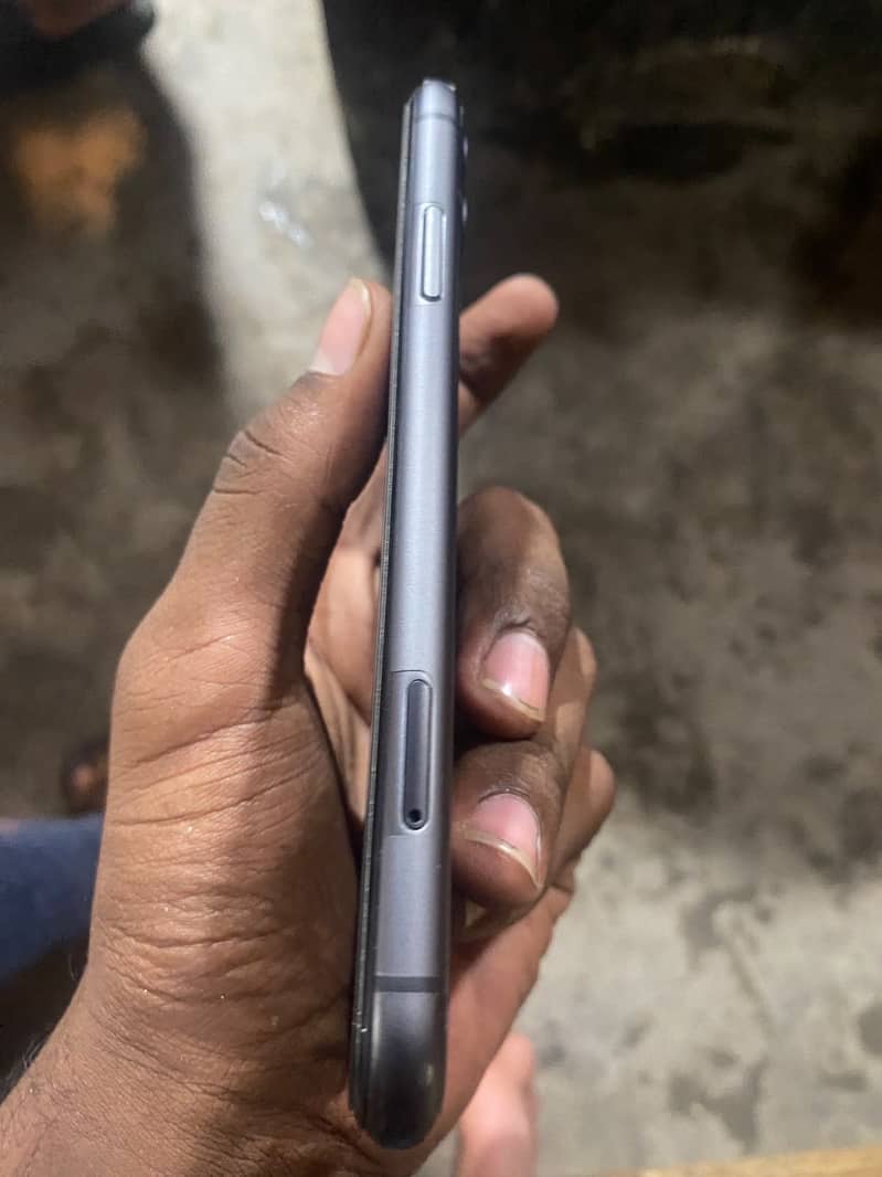 Apple iPhone 11 1