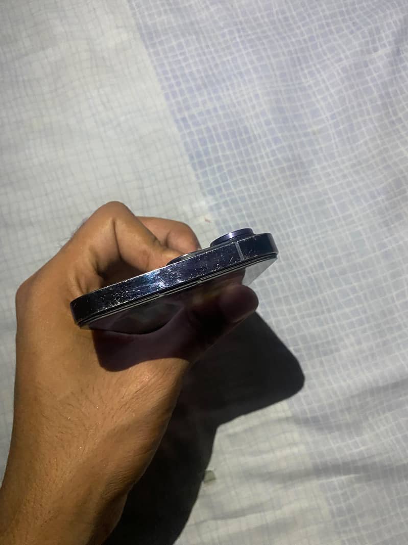 Apple iPhone 14 Pro Max 4