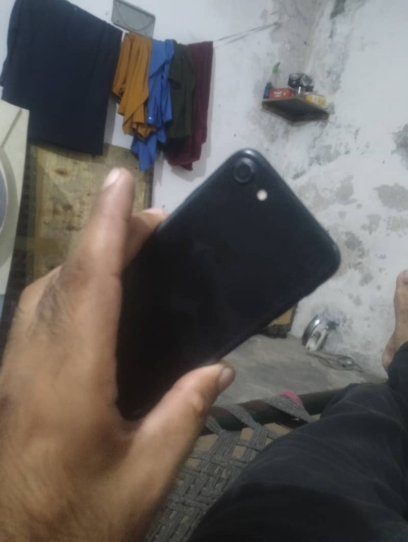 Apple iPhone 7 1