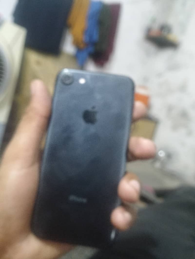 Apple iPhone 7 3
