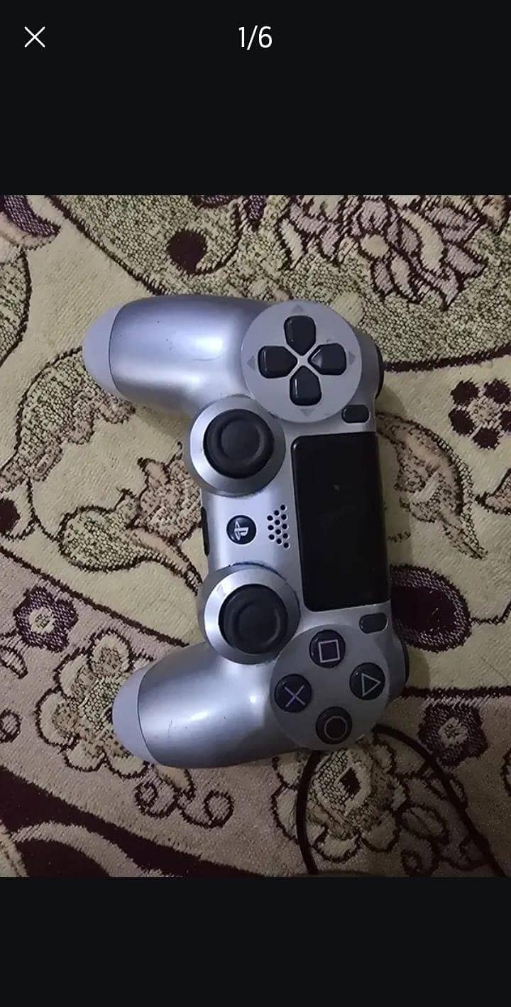 PlayStation controllers 0