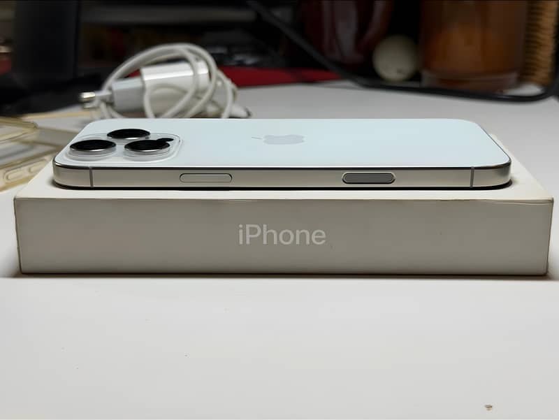 iphone 16 pro max 1