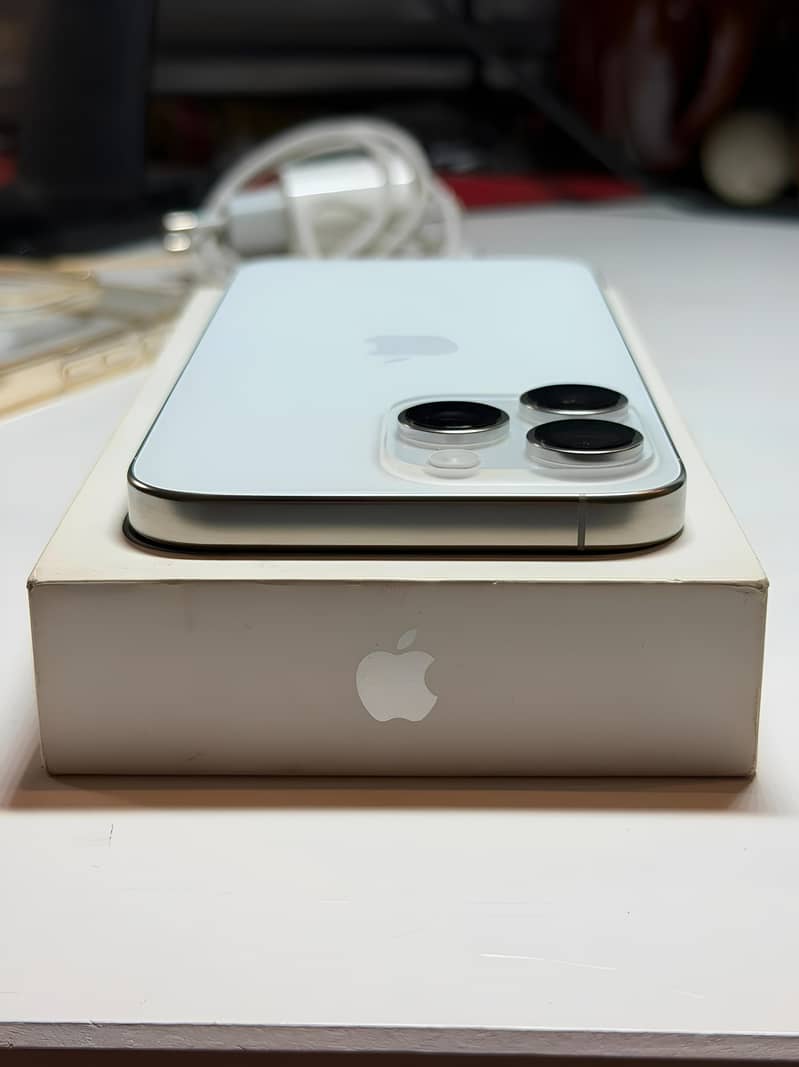 iphone 16 pro max 2