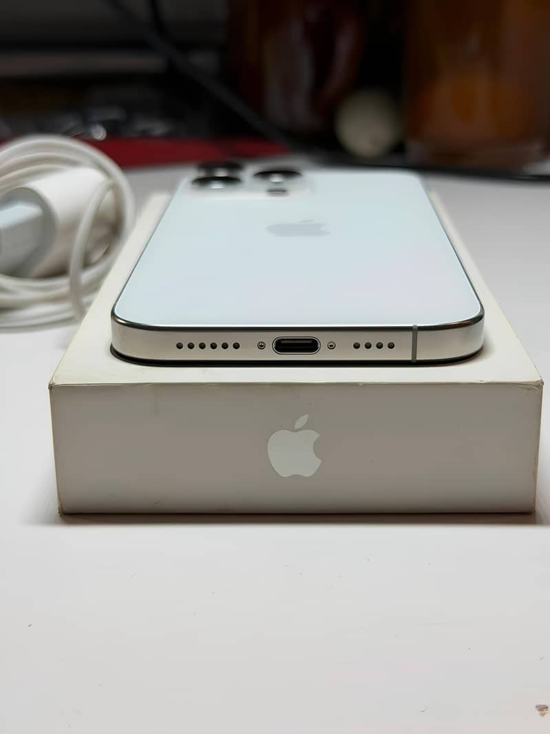 iphone 16 pro max 3