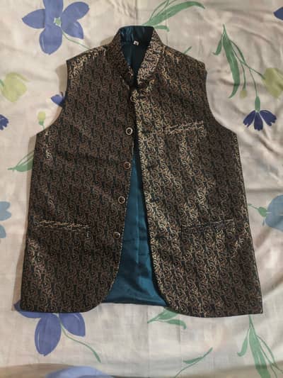 Elegant Designer Waistcoat – Green & Golden Pattern