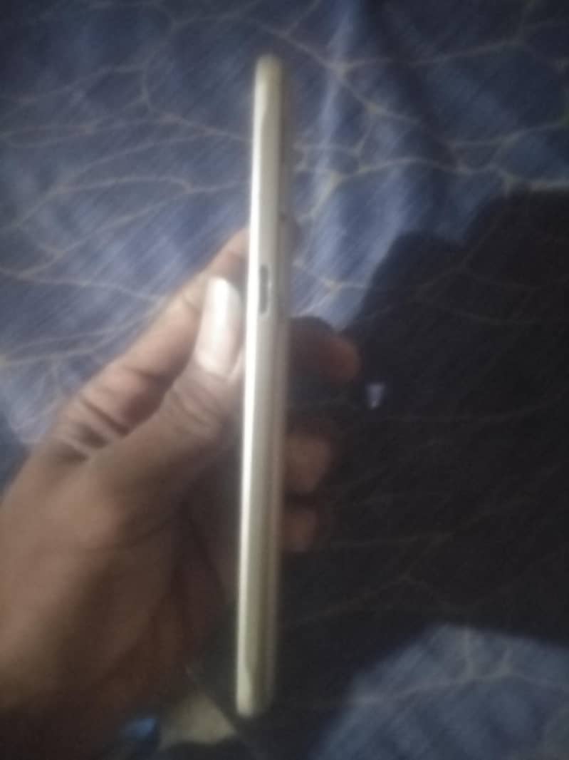 Apple iPhone 7 2