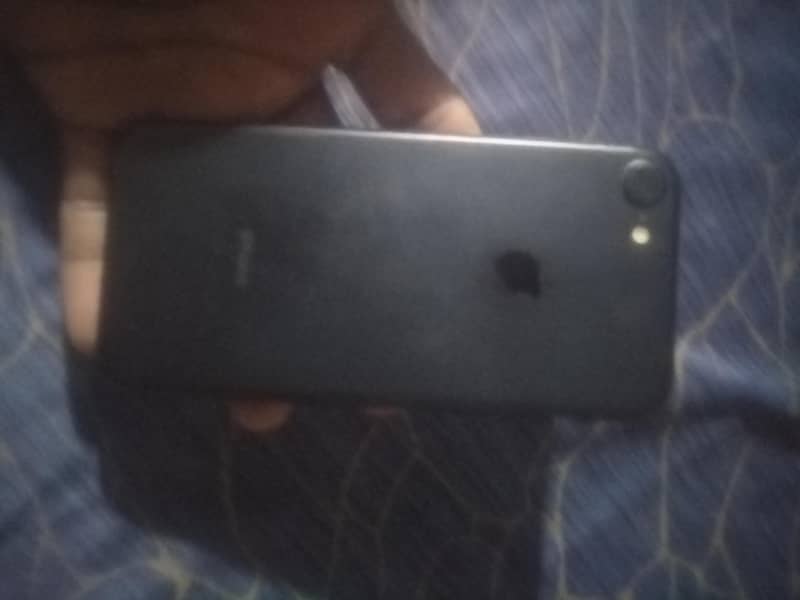 Apple iPhone 7 4