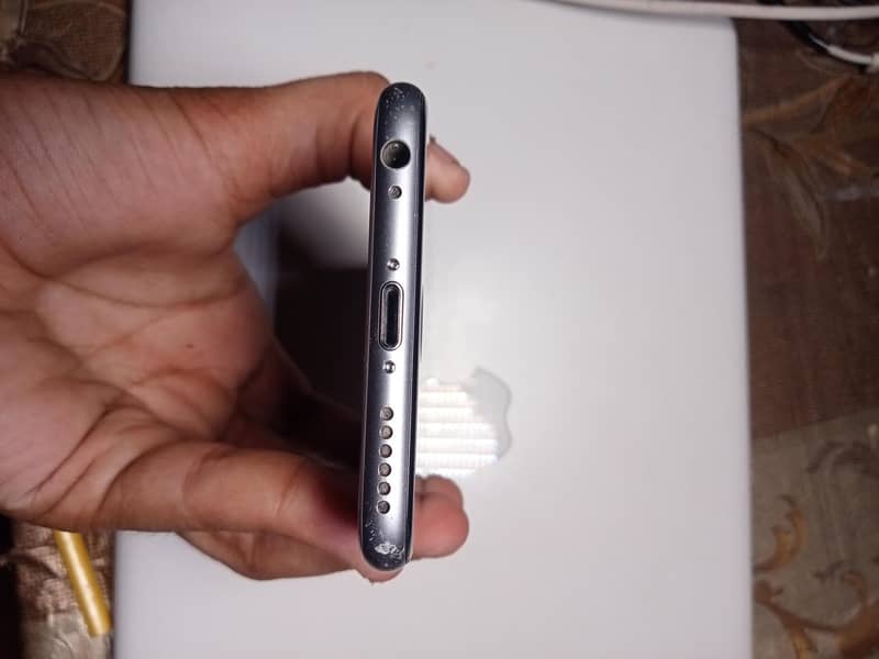 Apple iPhone 6S 2