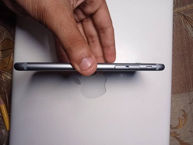 Apple iPhone 6S 3
