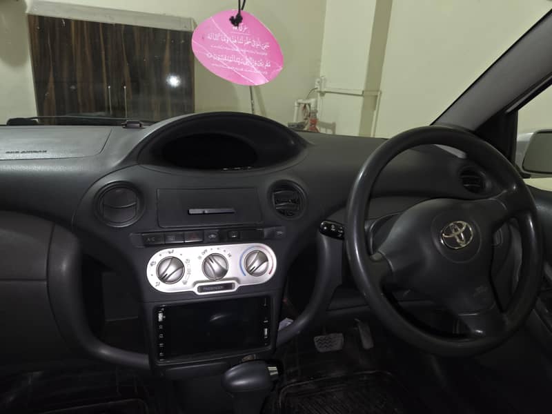 vitz fresh 8
