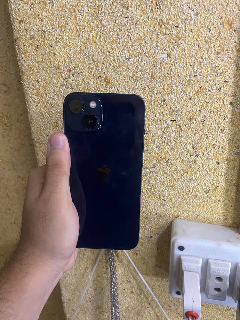 Apple iPhone 13 1