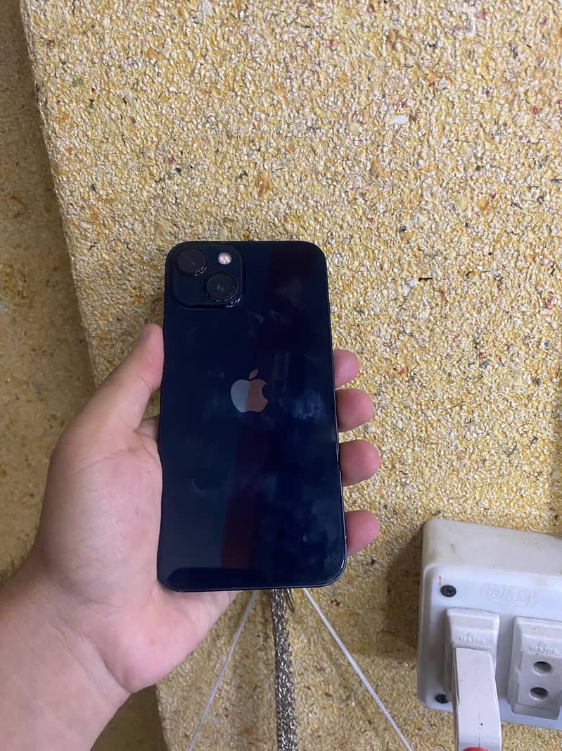 Apple iPhone 13 2