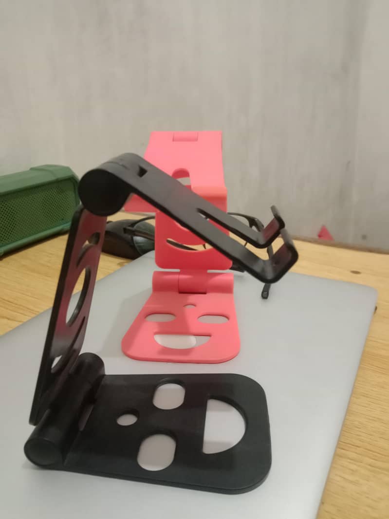 table phone stand 1