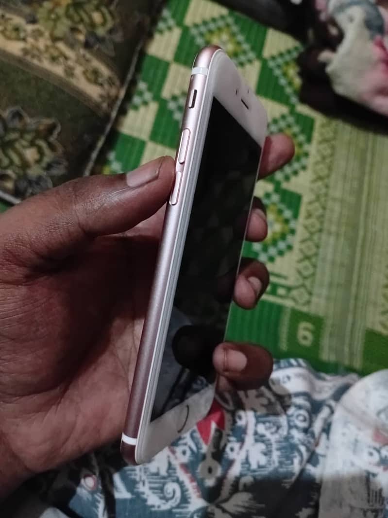 Apple iPhone 6S 4