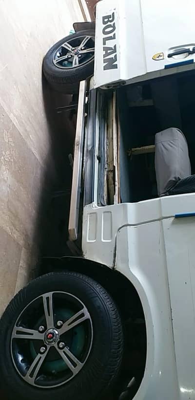 I'm selling HI roof Bolan