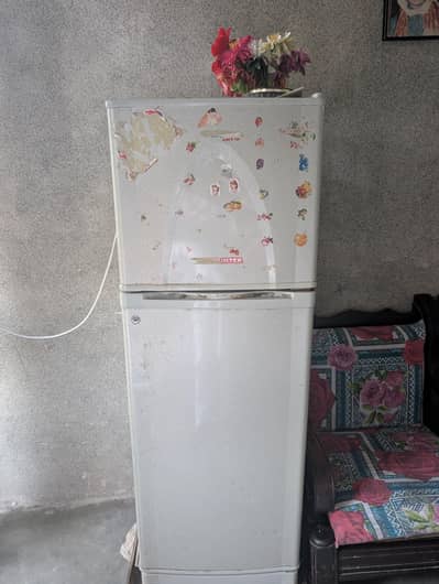 urgent sale Dawlance refrigerator