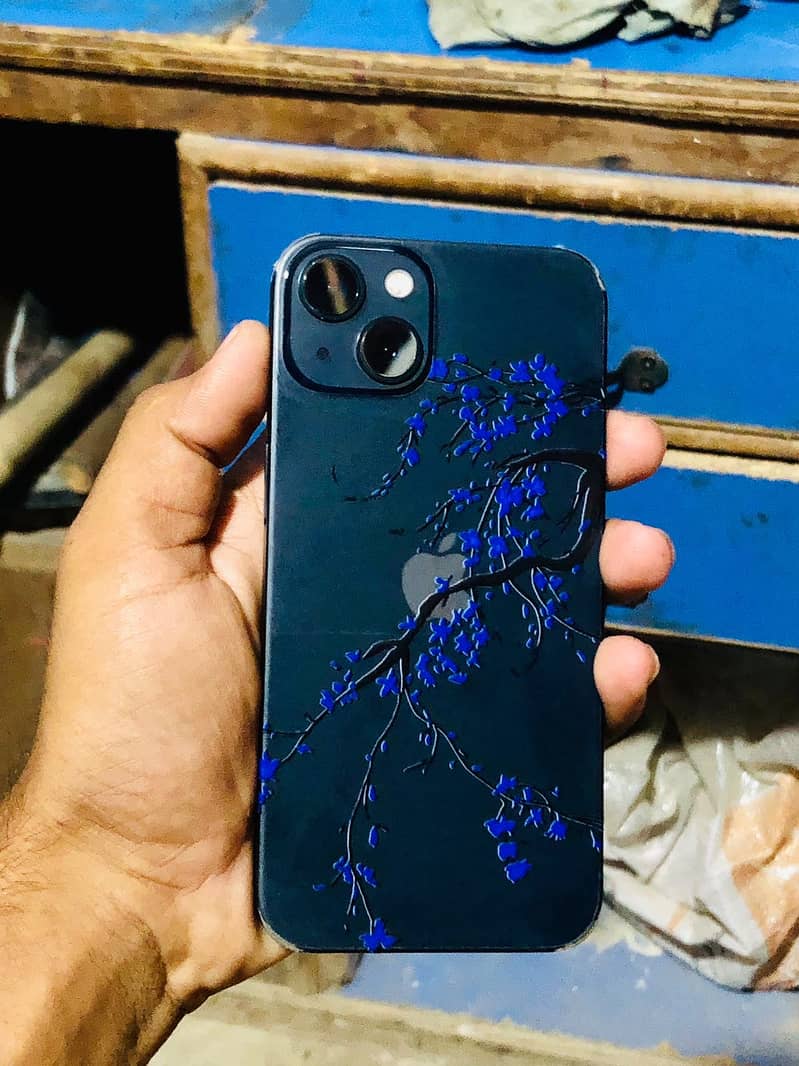 Apple iPhone 13 1