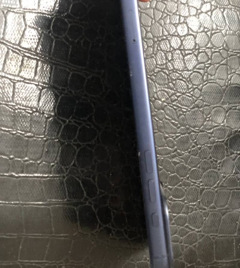 Apple iPhone 17 Pro Max 2