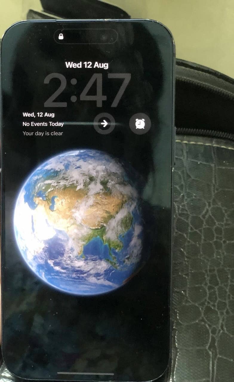 Apple iPhone 17 Pro Max 4
