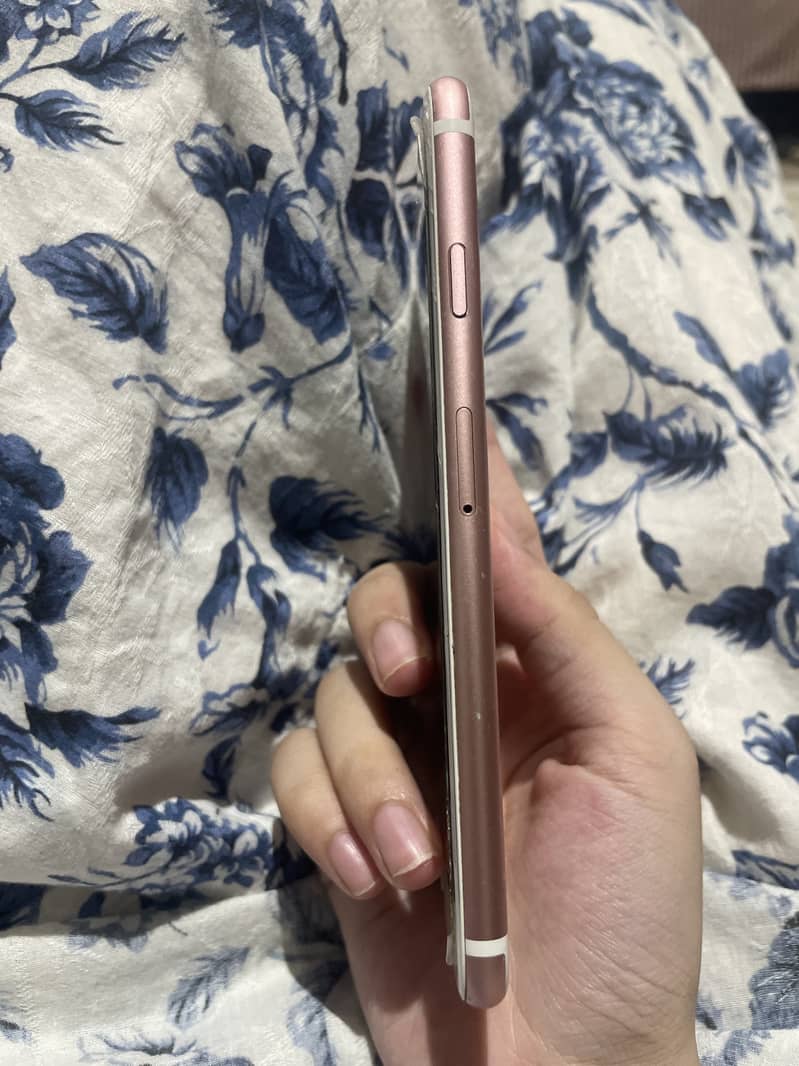 Apple iPhone 6S 1