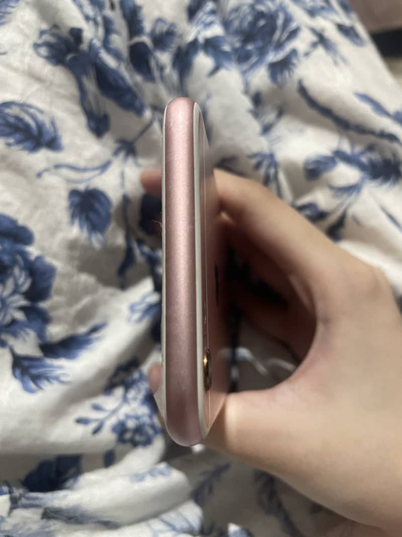 Apple iPhone 6S 4